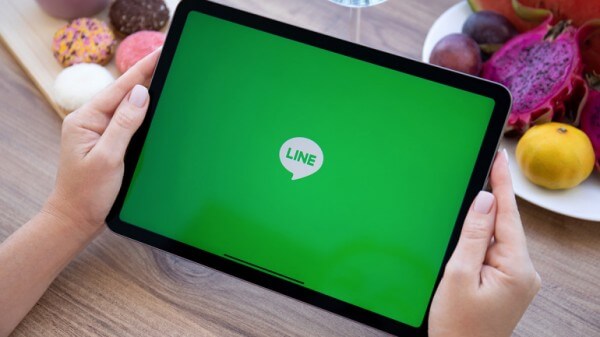 restore LINE chat history to iPad