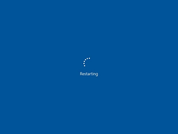 windows 10 update stuck on restarting screen